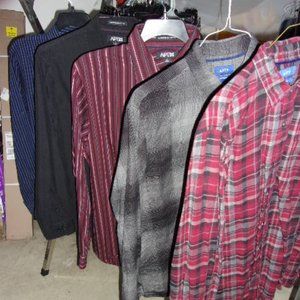 Five (5) Men's Apt. 9 Long Sleeve Shirts.  Size L